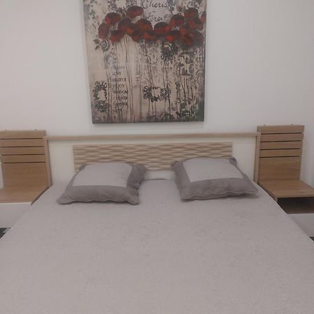 Studio Avec Jacuzzi Saint-Fons ภายนอก รูปภาพ